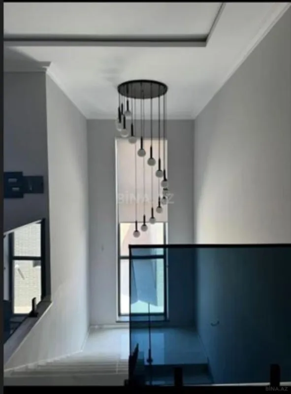 Satılır 7 otaqlı həyət evi 380 m²