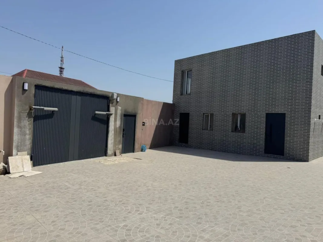 Satılır 7 otaqlı həyət evi 380 m²