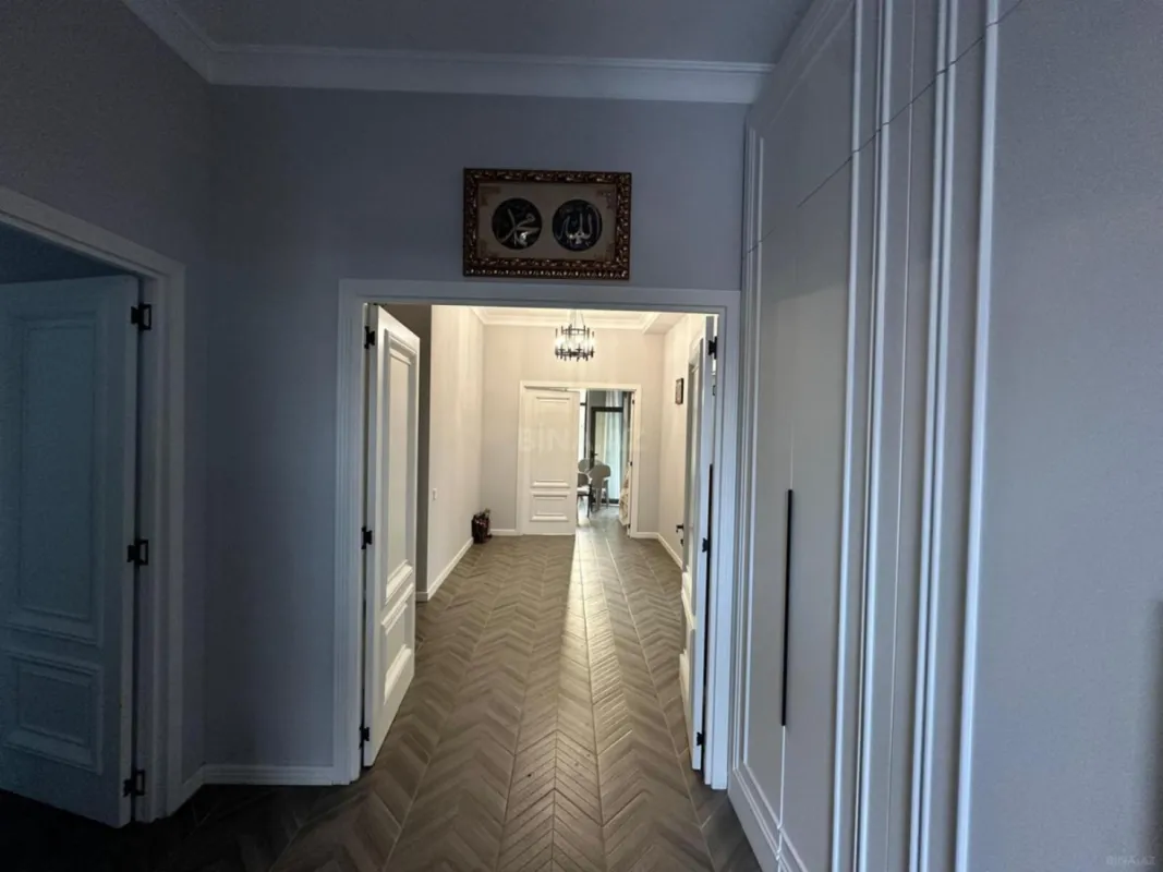 Satılır 7 otaqlı həyət evi 380 m²