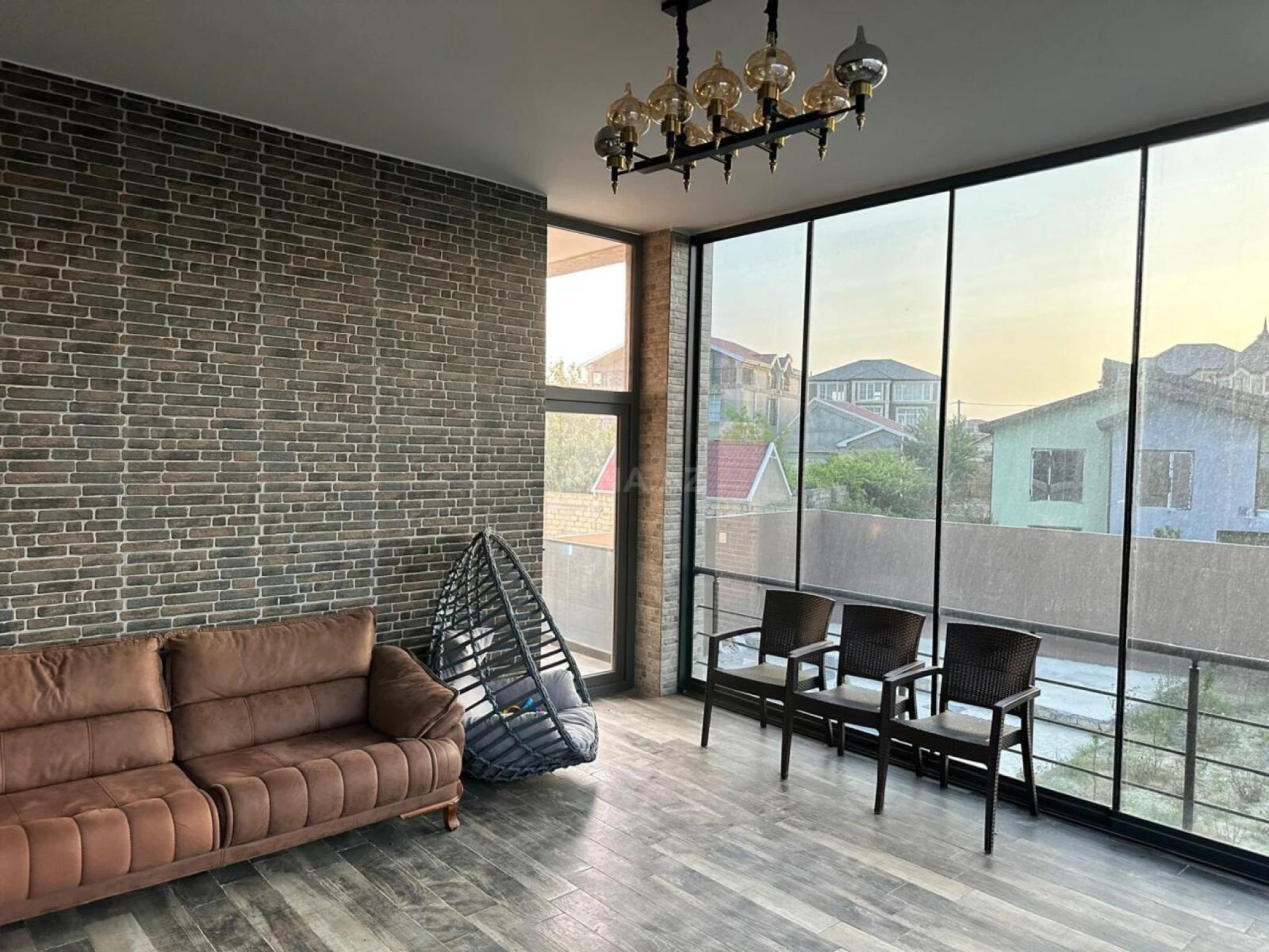 Satılır 7 otaqlı həyət evi 380 m²