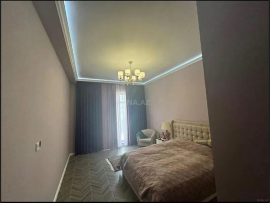 Satılır 7 otaqlı həyət evi 380 m²