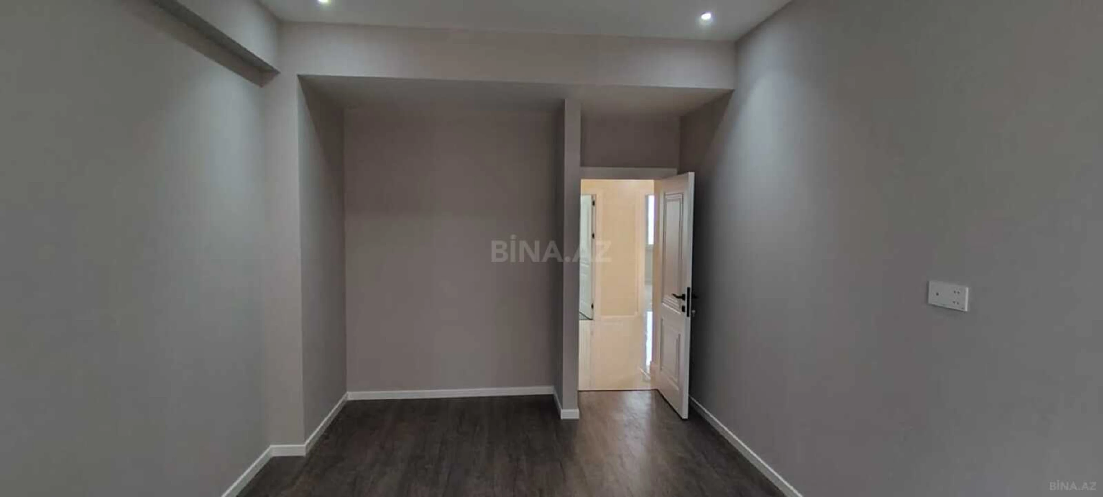 Satılır 3 otaqlı mənzil 116 m²