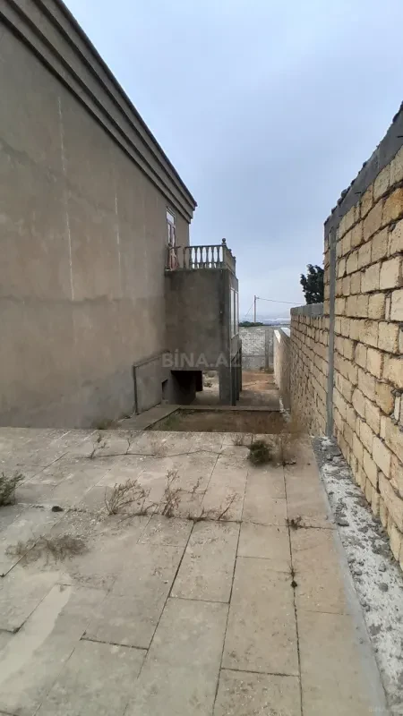Satılır 6 otaqlı həyət evi 350 m²