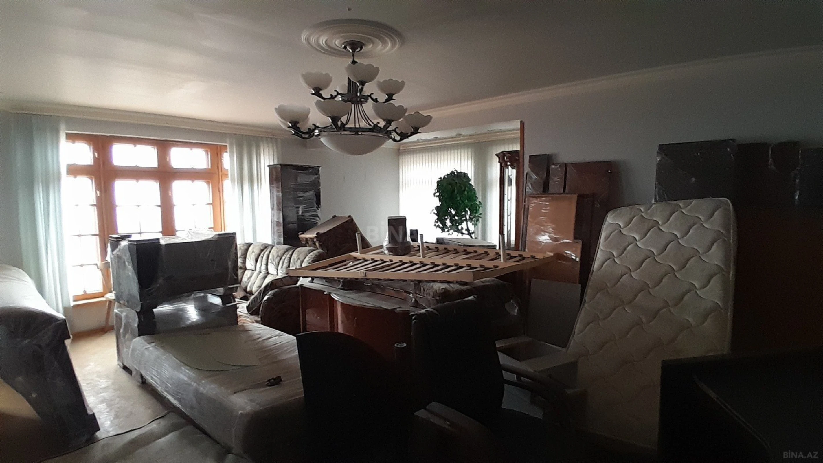 Satılır 6 otaqlı həyət evi 350 m²