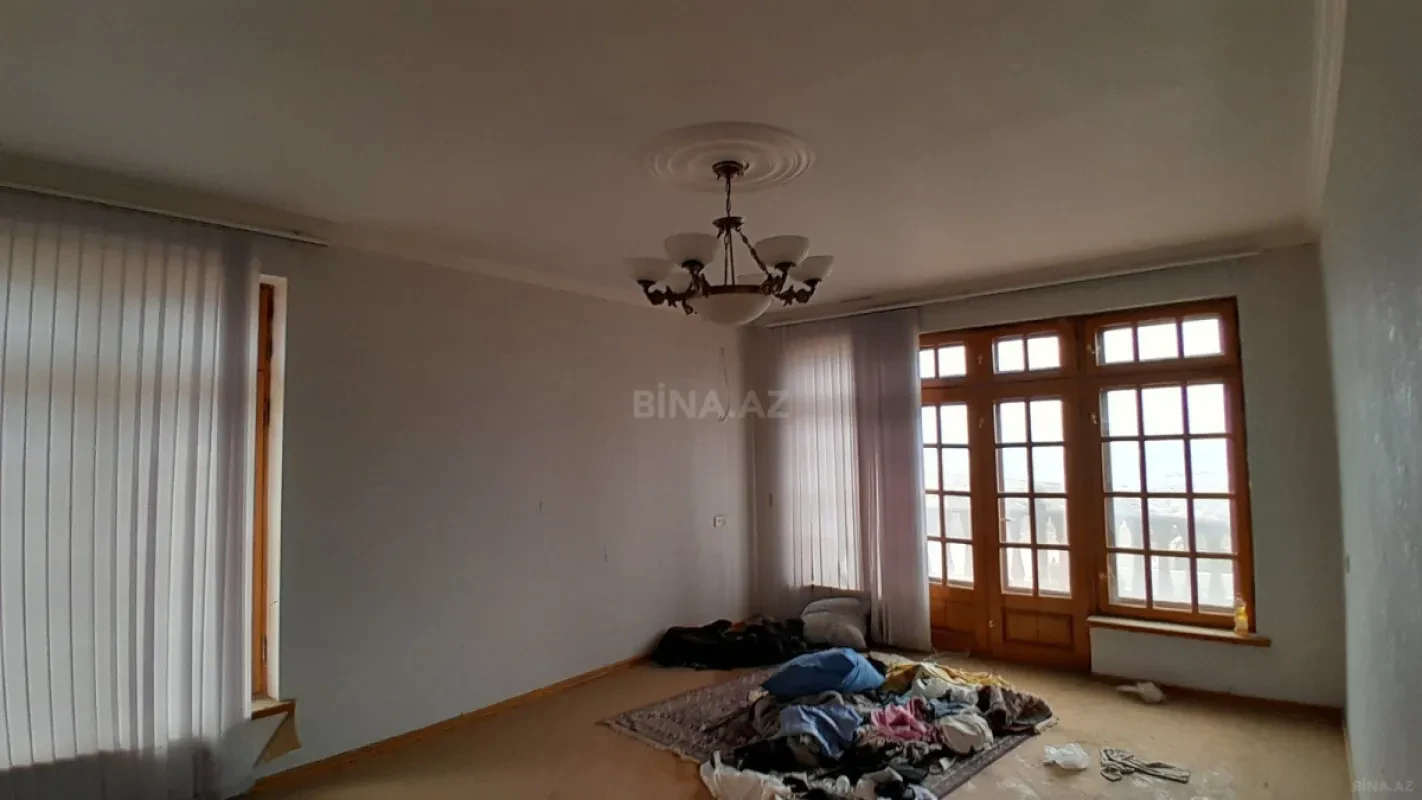 Satılır 6 otaqlı həyət evi 350 m²