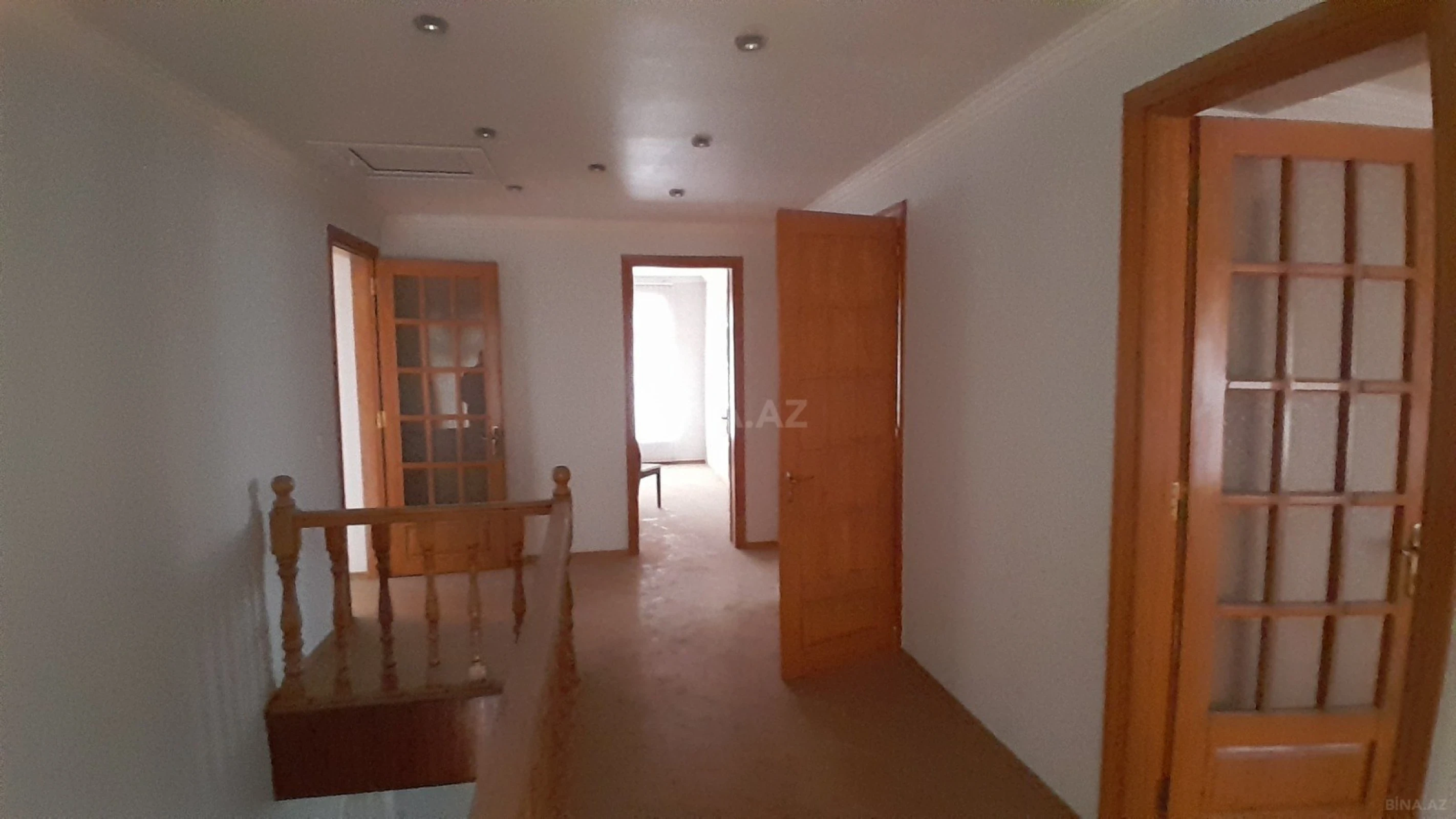 Satılır 6 otaqlı həyət evi 350 m²