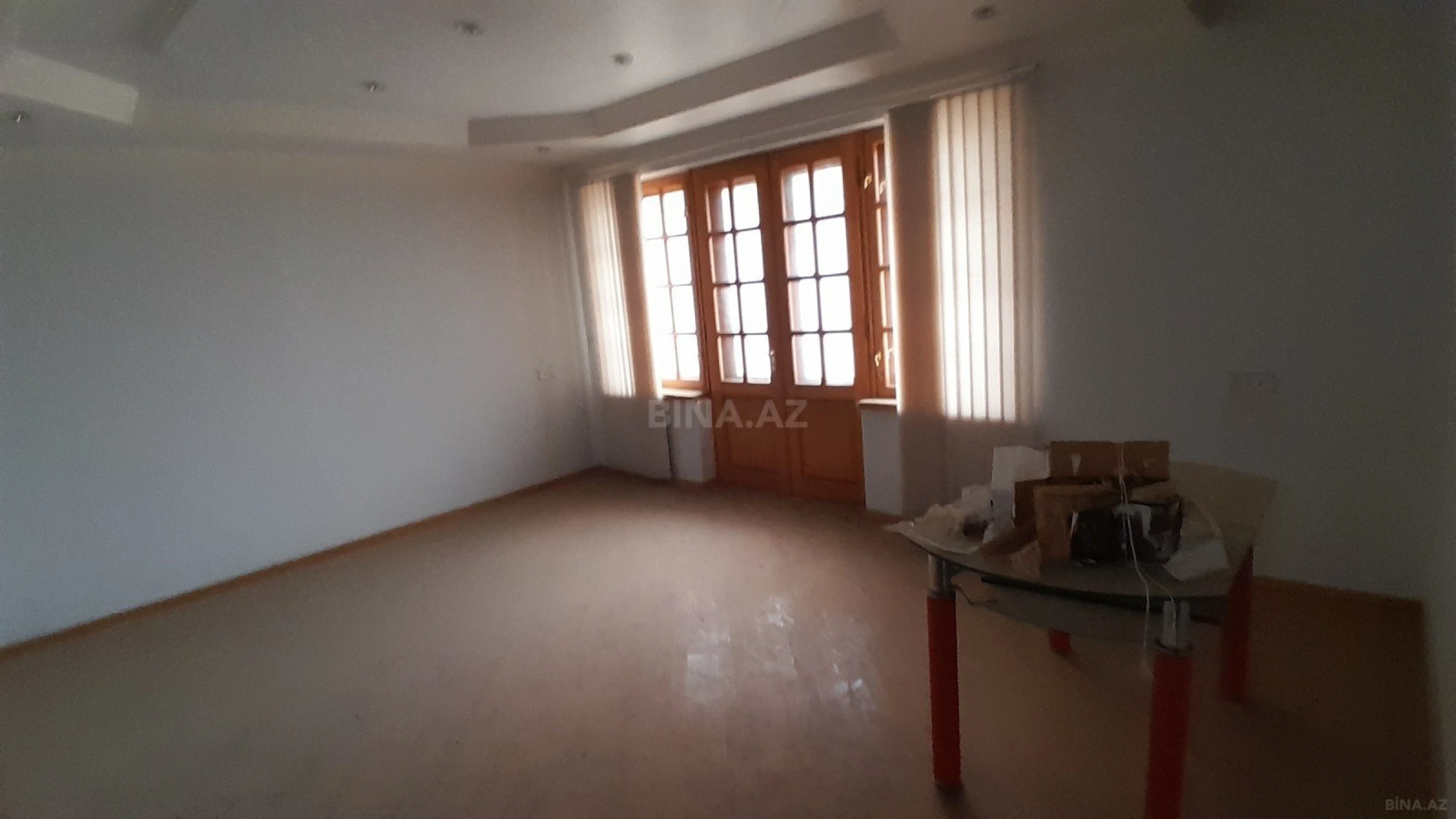 Satılır 6 otaqlı həyət evi 350 m²