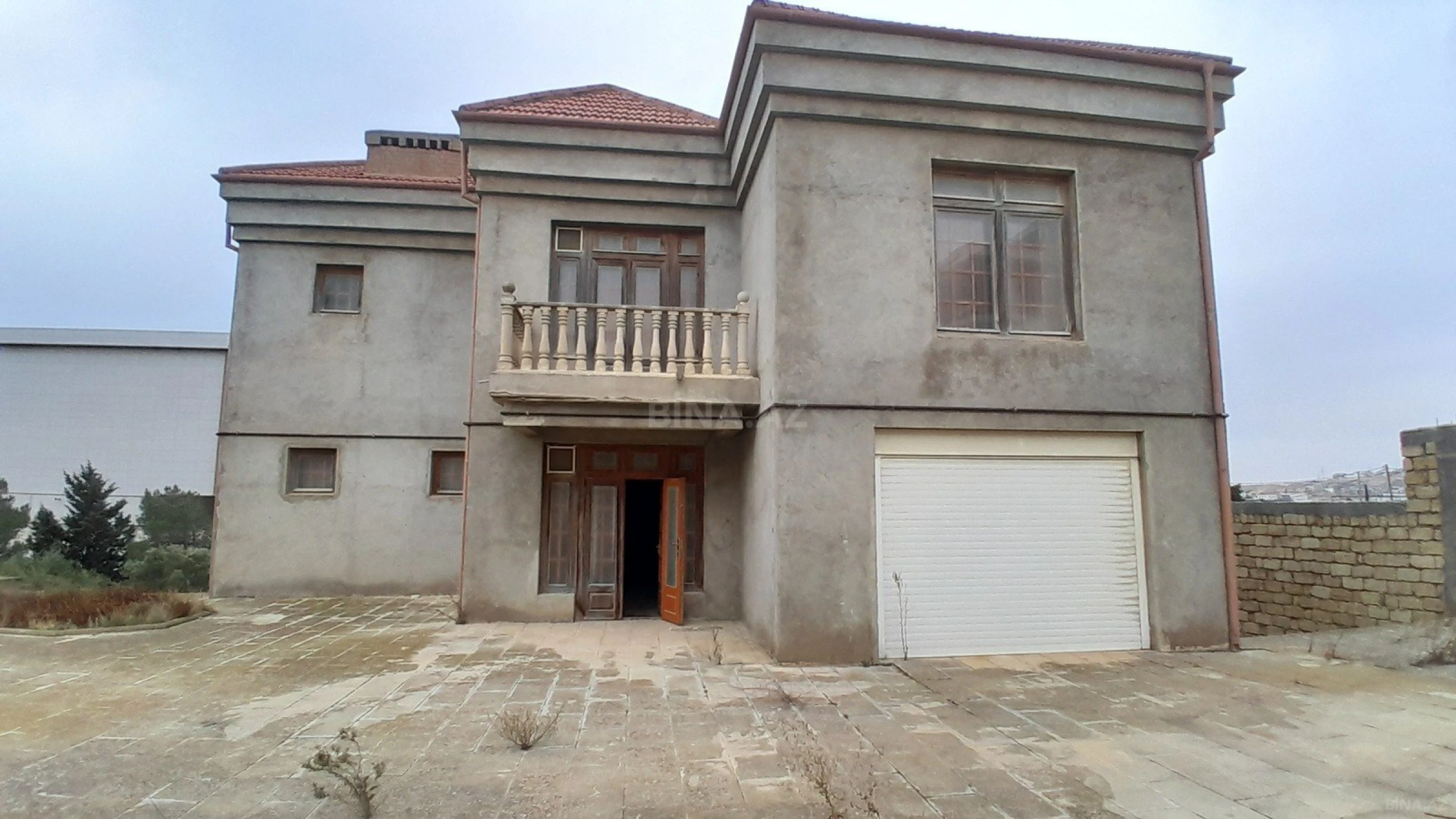 Satılır 6 otaqlı həyət evi 350 m²