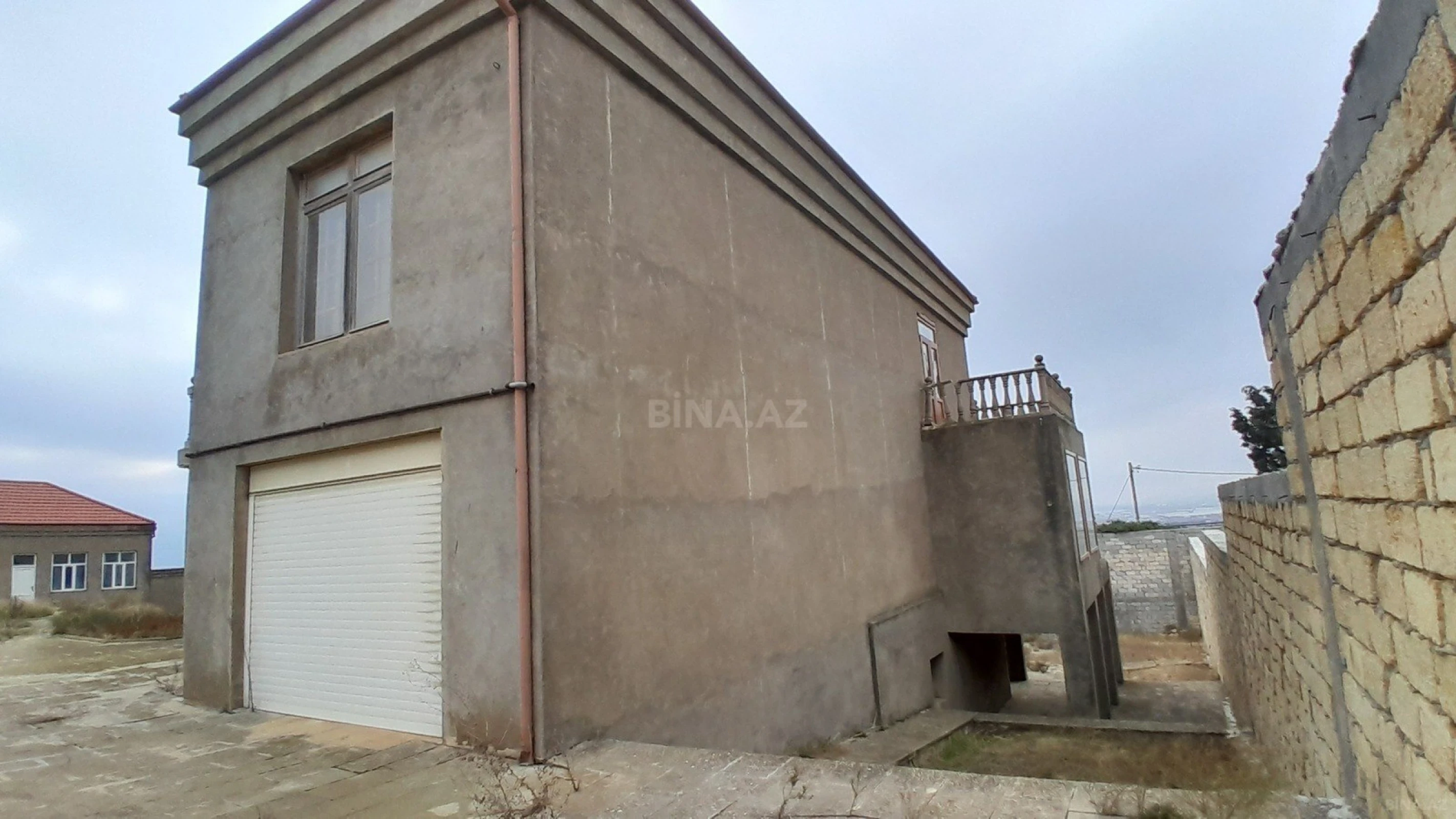 Satılır 6 otaqlı həyət evi 350 m²