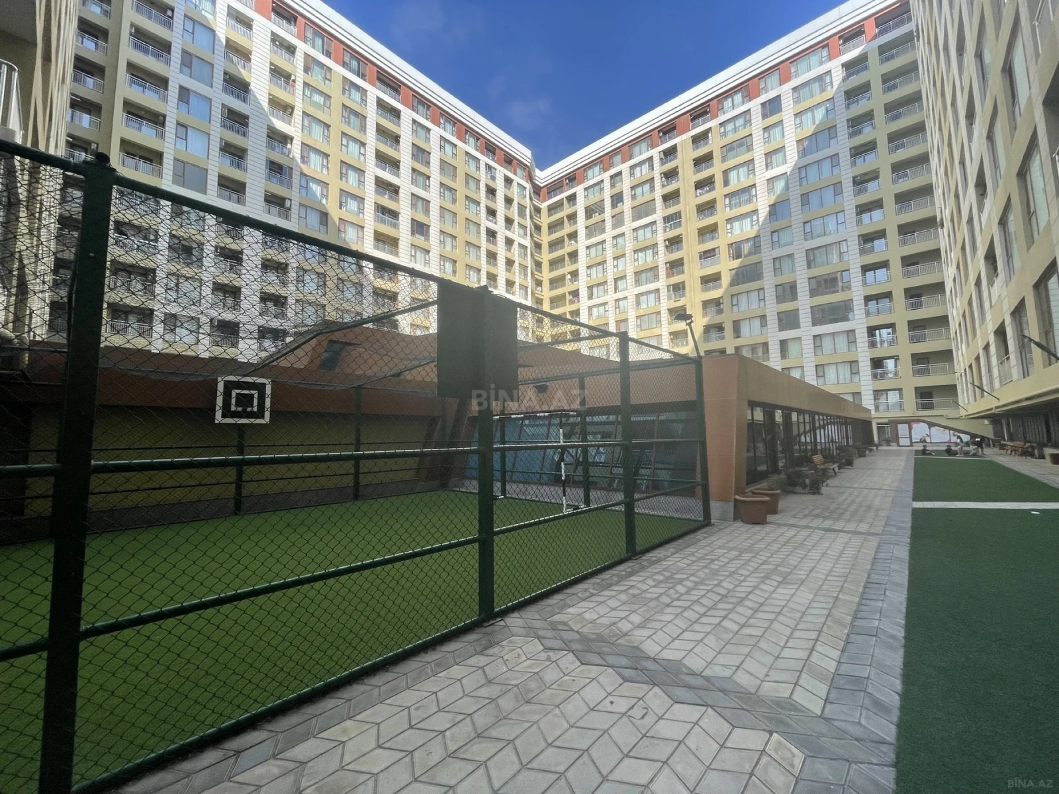 Kirayə verilir 2 otaqlı mənzil 96 m²