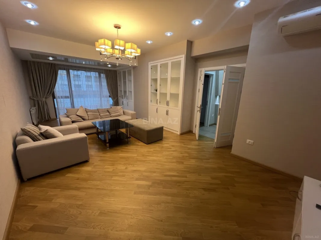 Kirayə verilir 2 otaqlı mənzil 96 m²