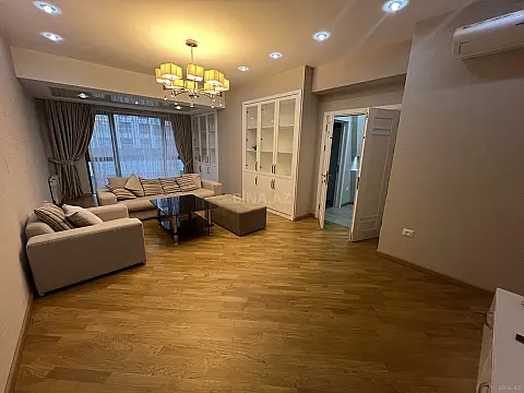 Kirayə verilir 2 otaqlı mənzil 96 m²