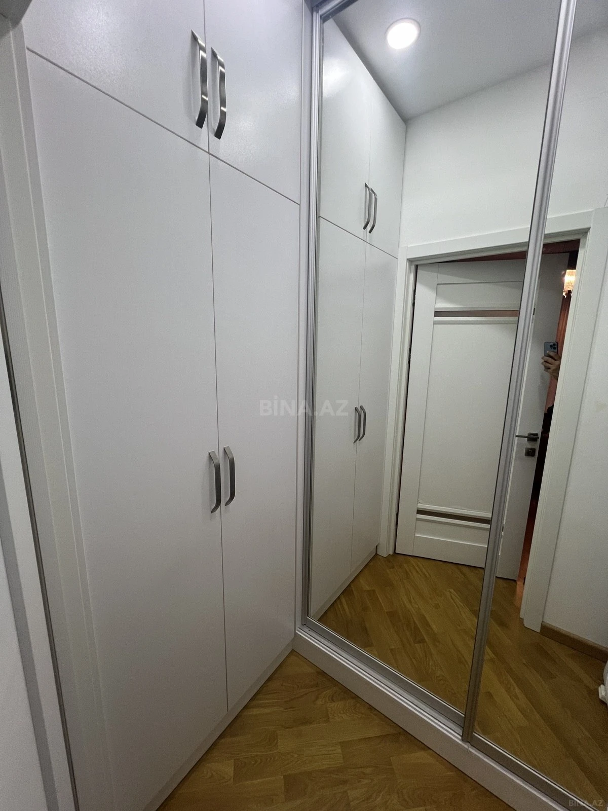 Kirayə verilir 2 otaqlı mənzil 96 m²