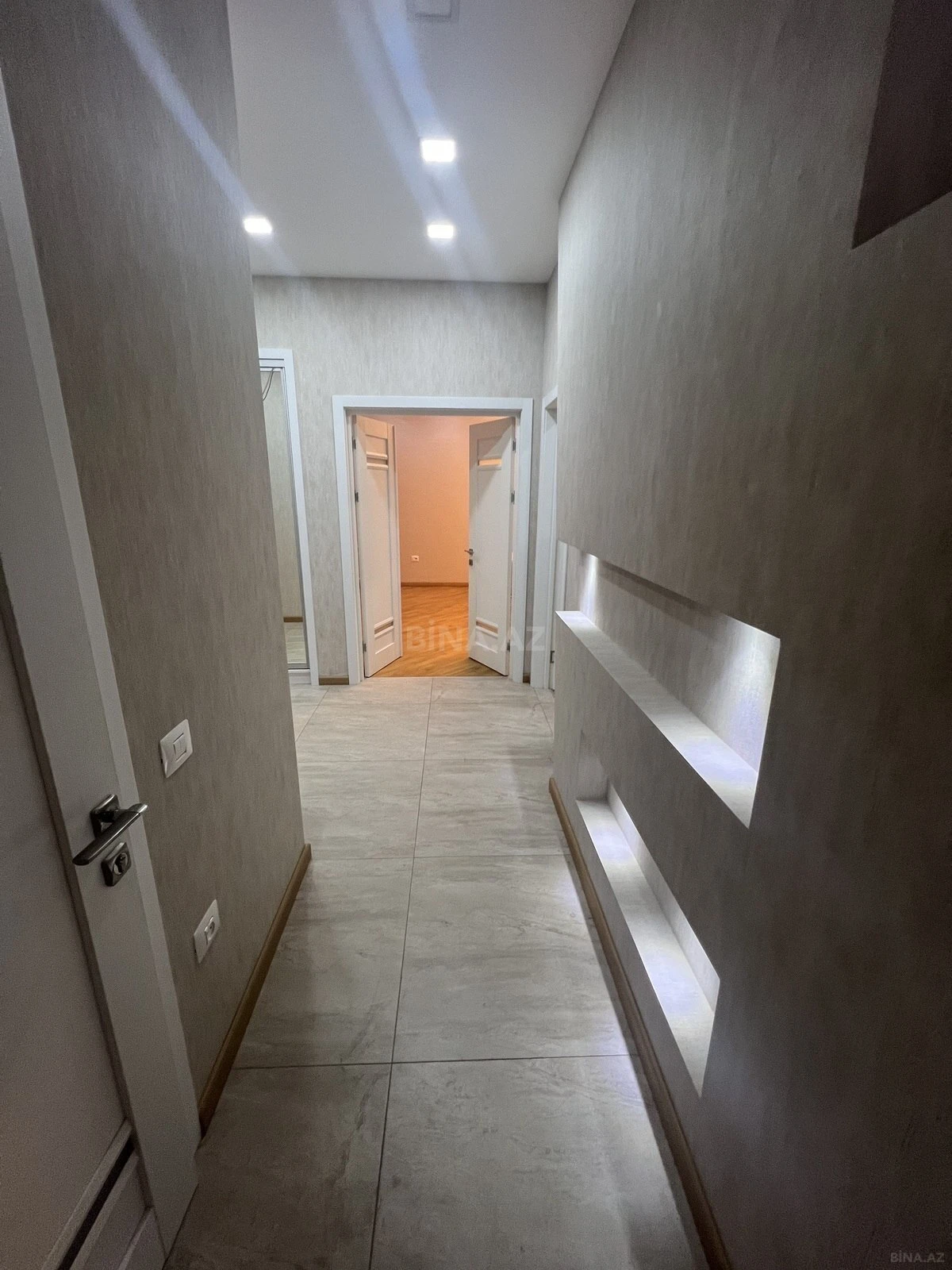 Kirayə verilir 2 otaqlı mənzil 96 m²