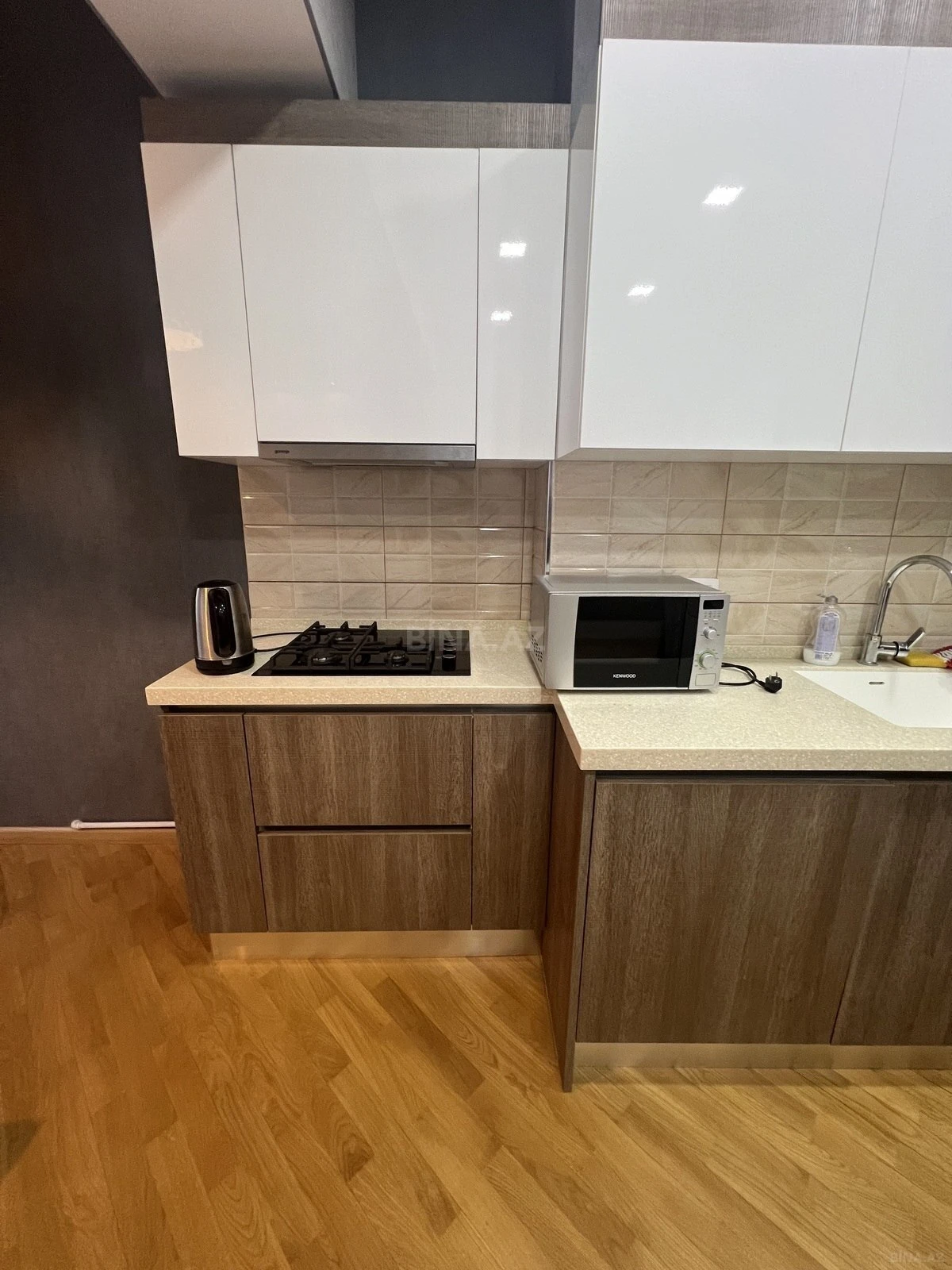 Kirayə verilir 2 otaqlı mənzil 96 m²