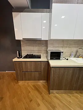 Kirayə verilir 2 otaqlı mənzil 96 m²