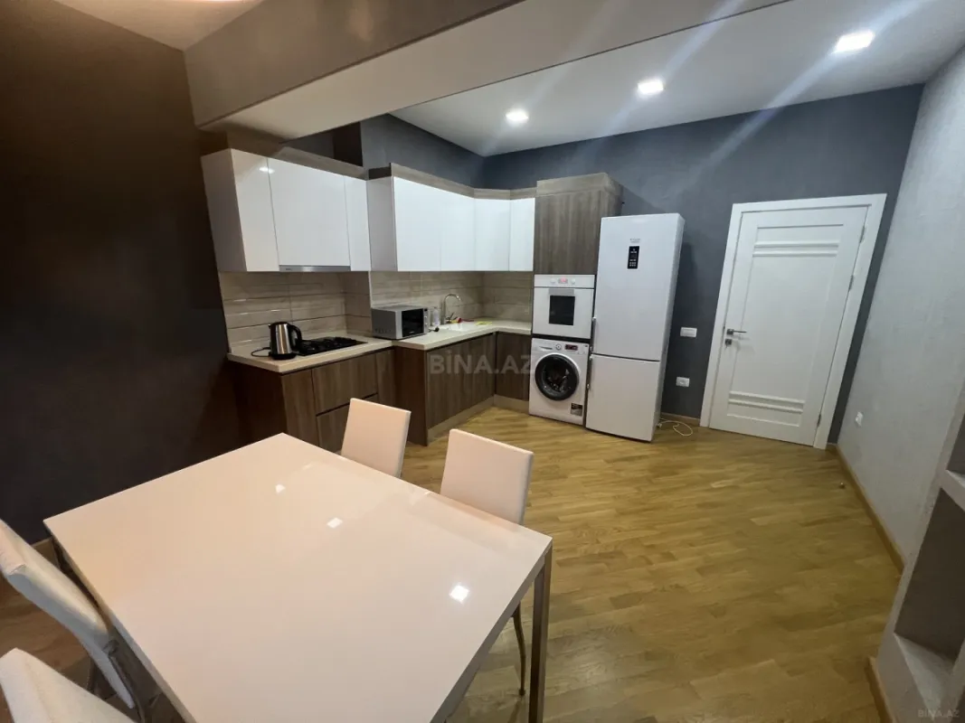 Kirayə verilir 2 otaqlı mənzil 96 m²