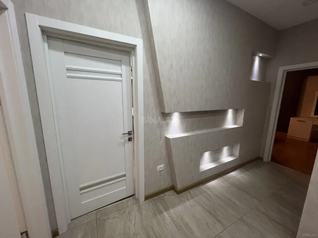 Kirayə verilir 2 otaqlı mənzil 96 m²
