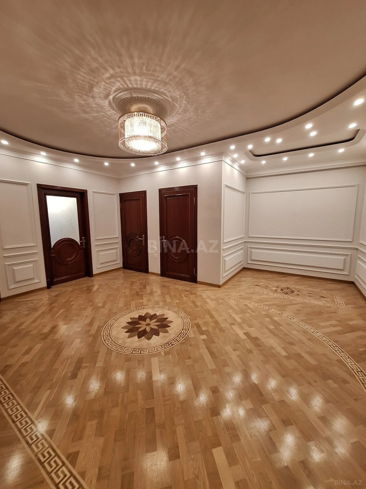 Satılır 3 otaqlı mənzil 150 m²