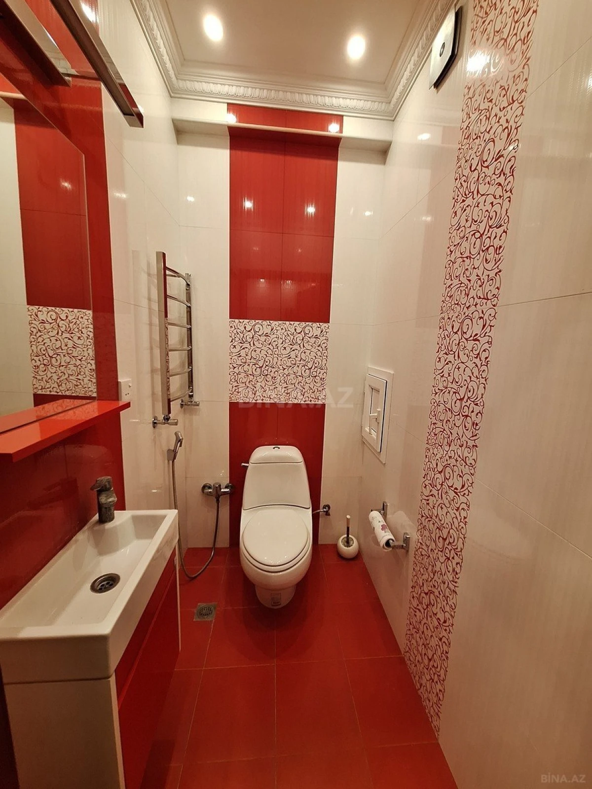 Satılır 3 otaqlı mənzil 150 m²