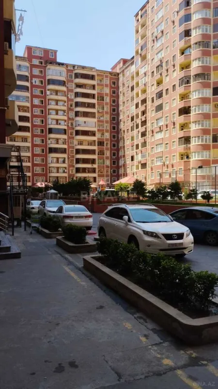 Satılır 3 otaqlı mənzil 150 m²