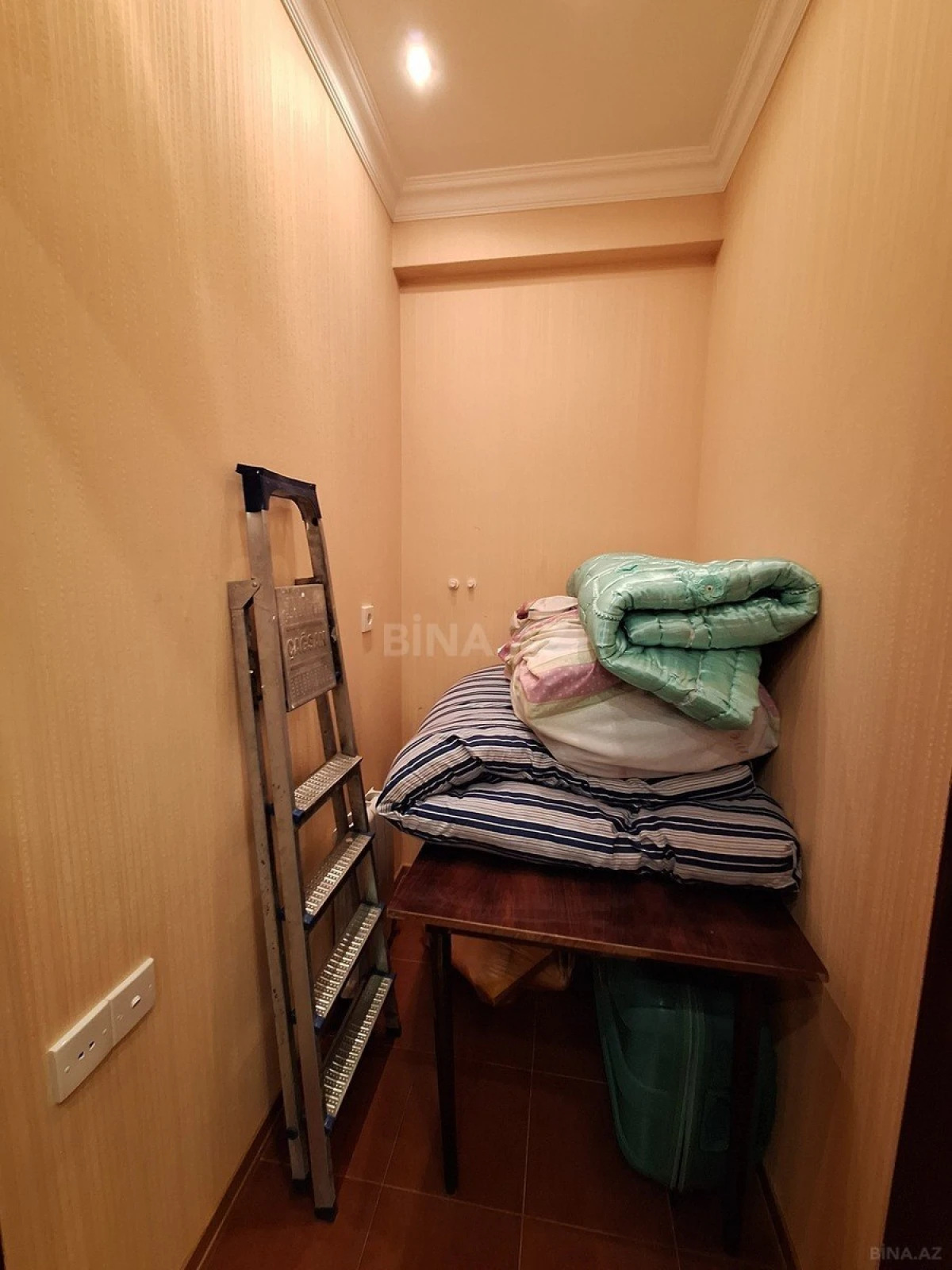 Satılır 3 otaqlı mənzil 150 m²