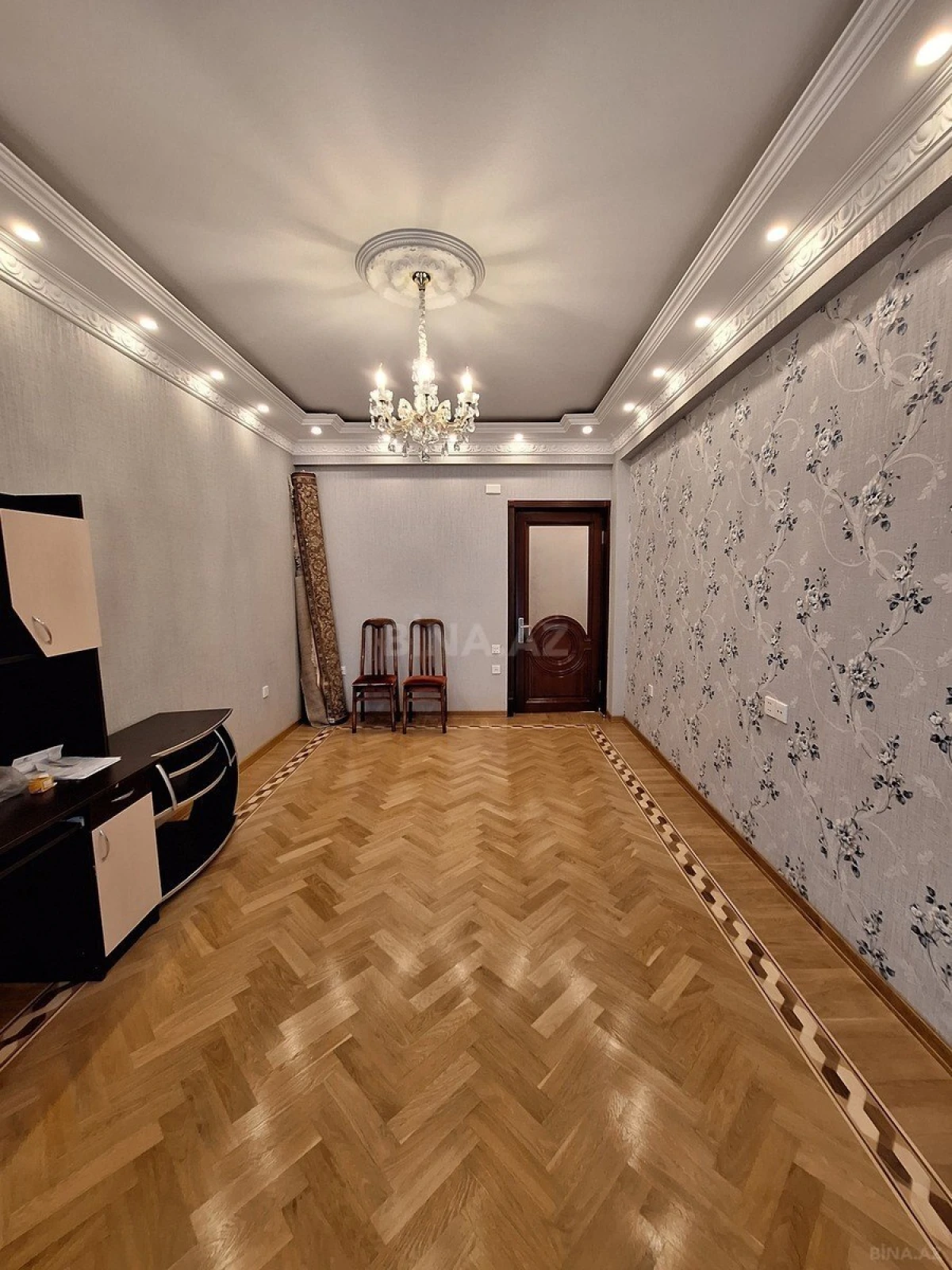 Satılır 3 otaqlı mənzil 150 m²