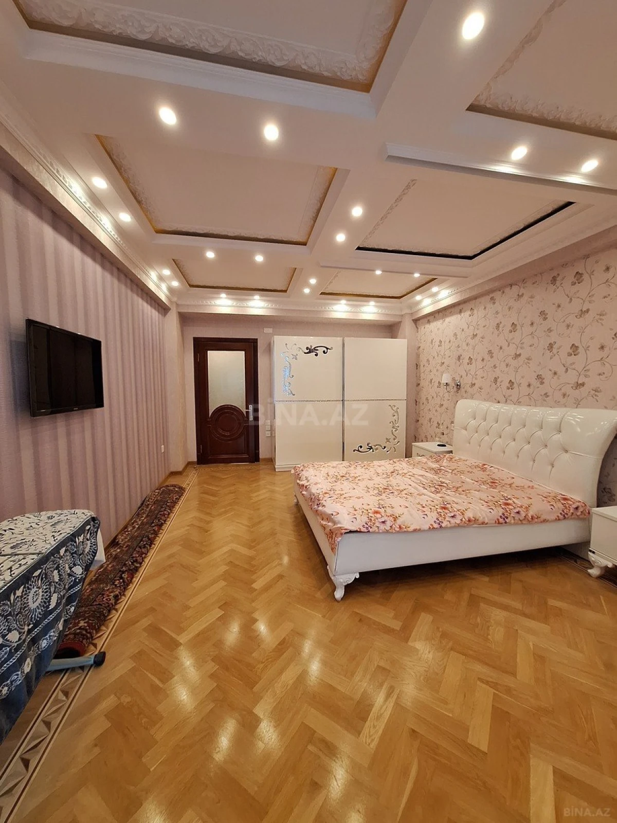Satılır 3 otaqlı mənzil 150 m²