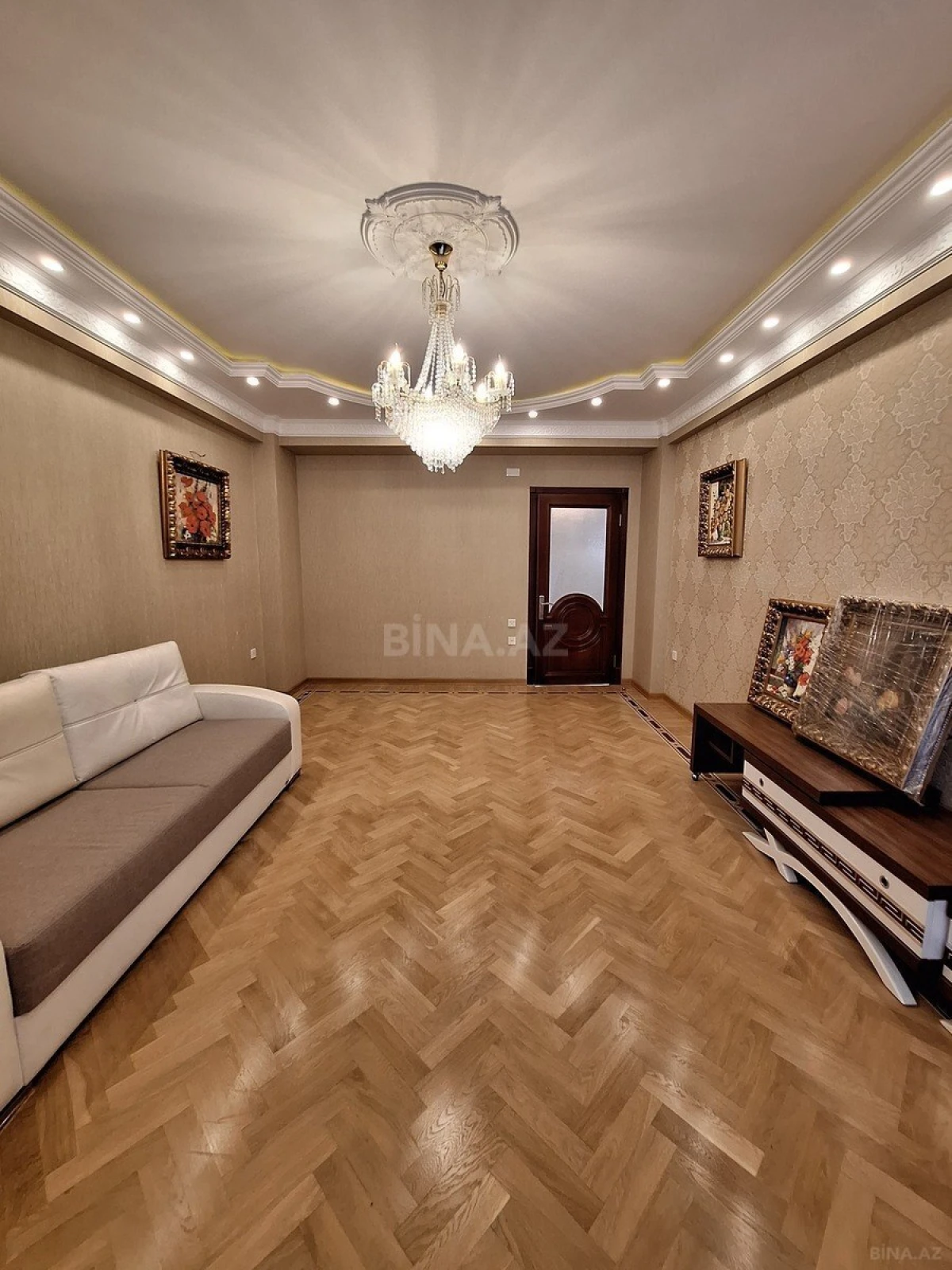 Satılır 3 otaqlı mənzil 150 m²