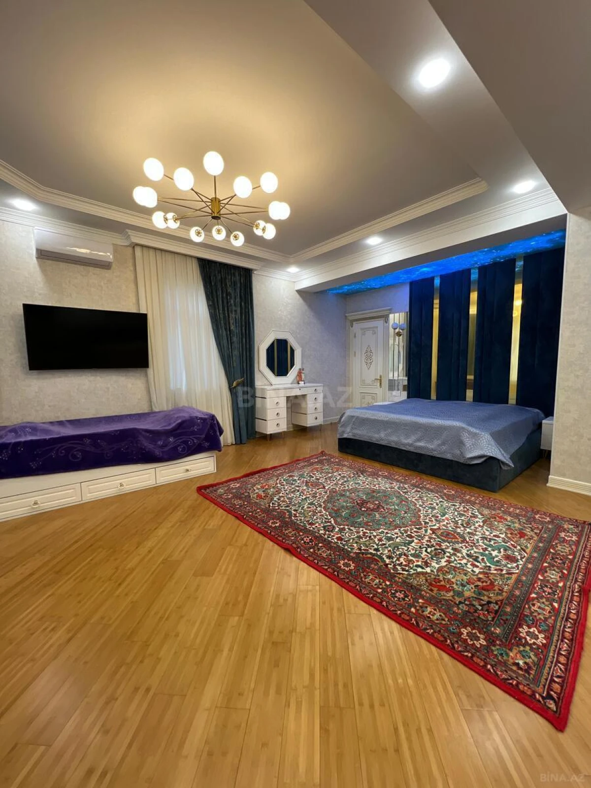 Satılır 10 otaqlı həyət evi 680 m²