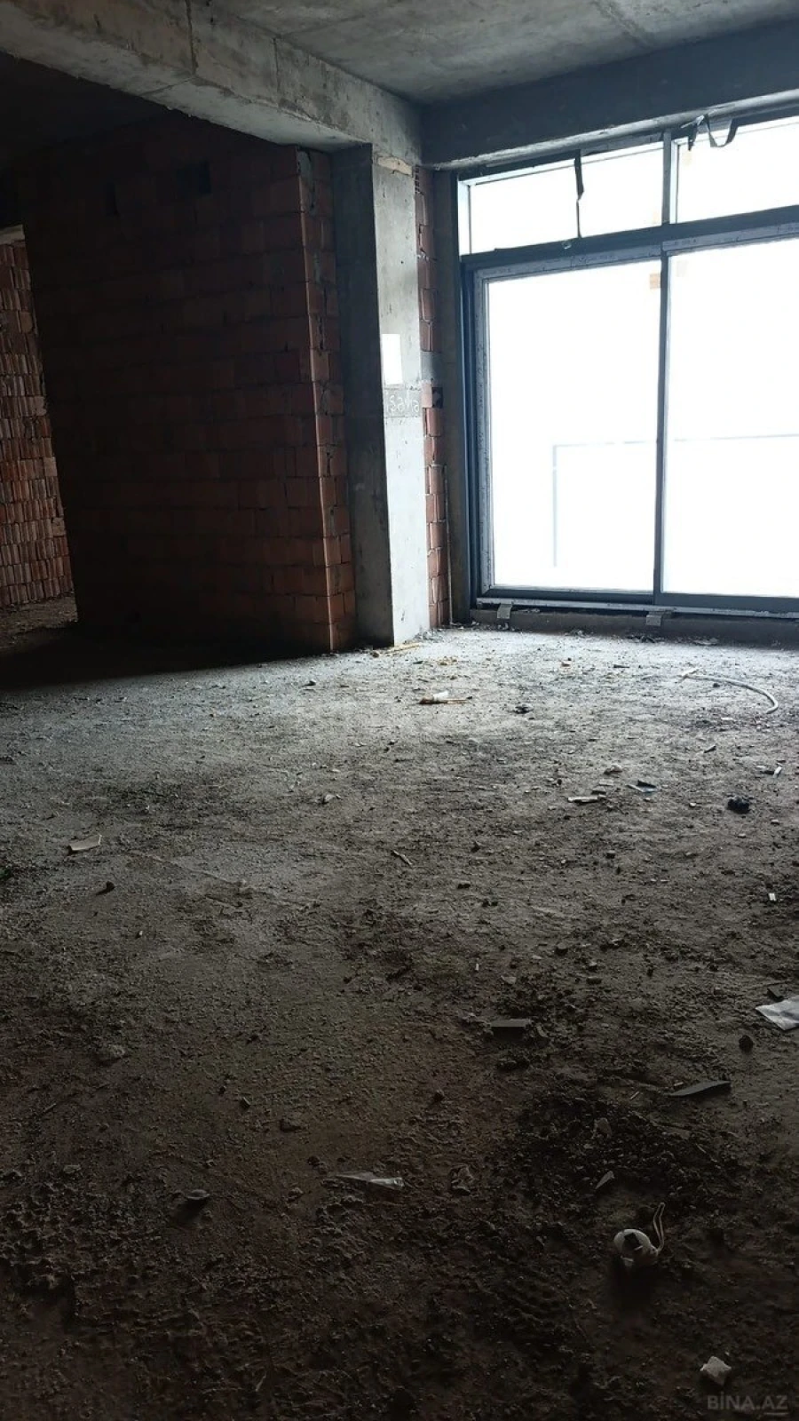 Satılır 3 otaqlı mənzil 102 m²