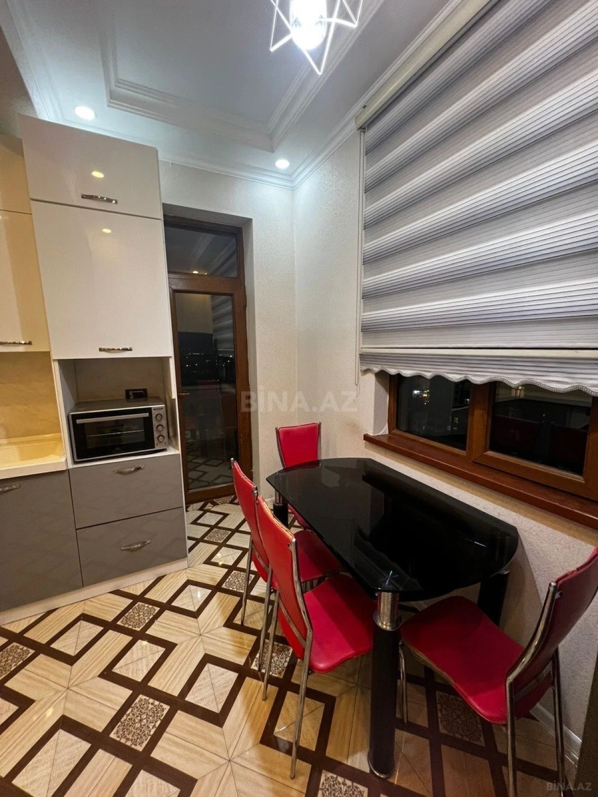 Satılır 3 otaqlı mənzil 117 m²