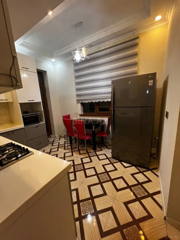 Satılır 3 otaqlı mənzil 117 m²