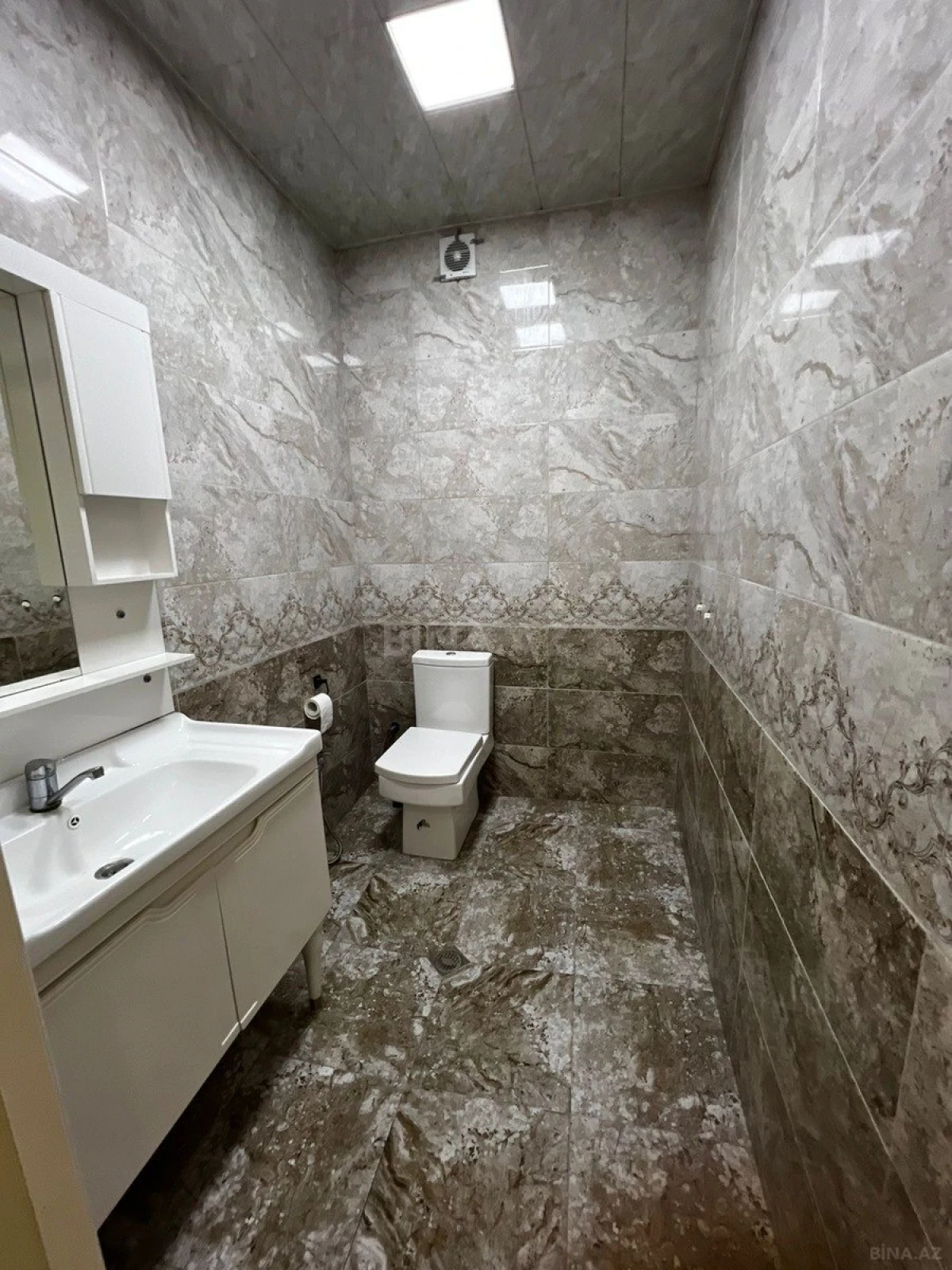 Satılır 3 otaqlı mənzil 117 m²