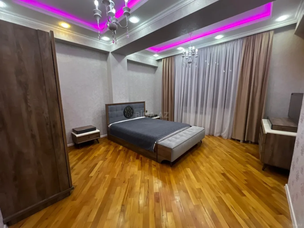 Satılır 3 otaqlı mənzil 117 m²