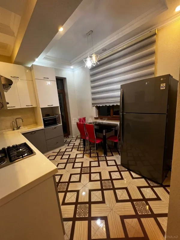 Satılır 3 otaqlı mənzil 117 m²
