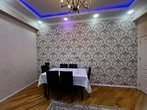 Satılır 3 otaqlı mənzil 117 m²