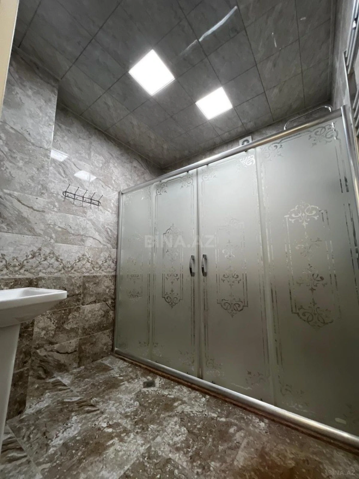 Satılır 3 otaqlı mənzil 117 m²