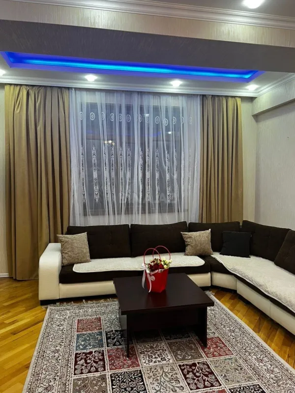 Satılır 3 otaqlı mənzil 117 m²