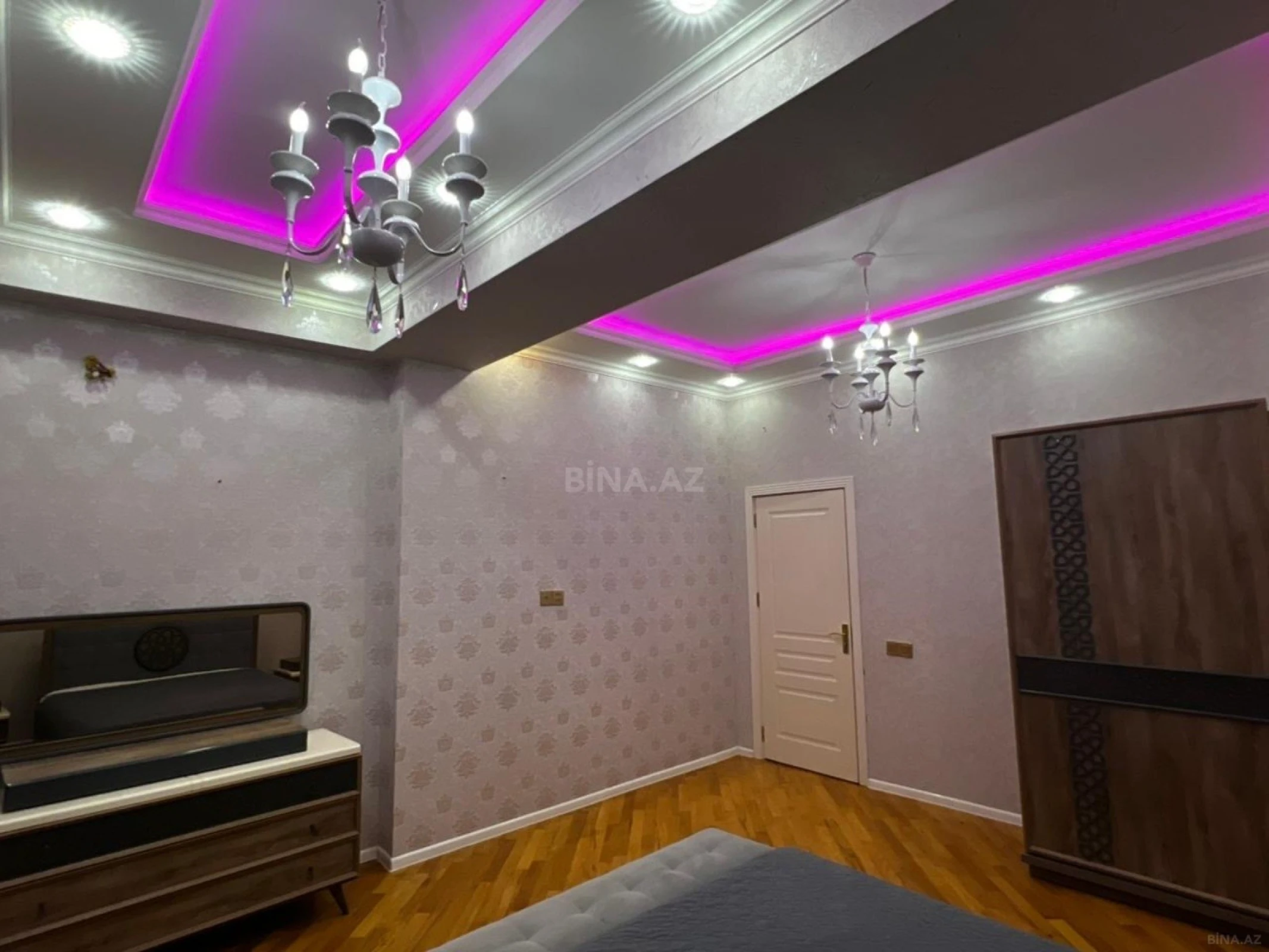 Satılır 3 otaqlı mənzil 117 m²