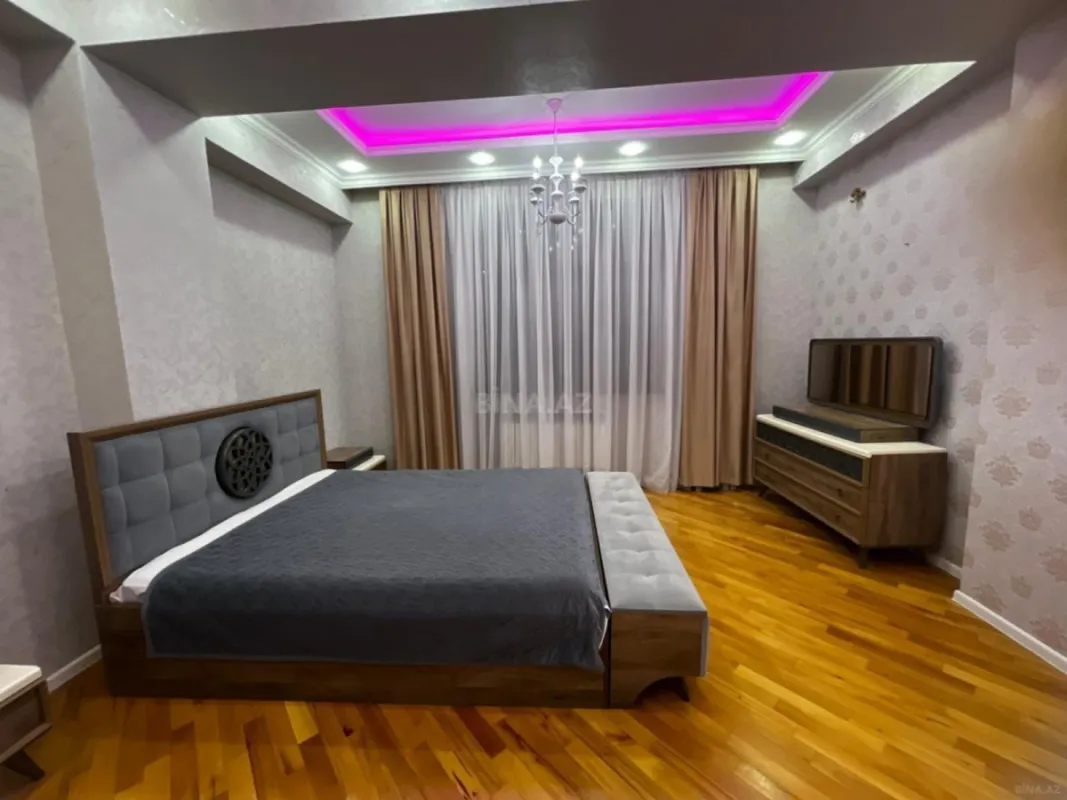 Satılır 3 otaqlı mənzil 117 m²