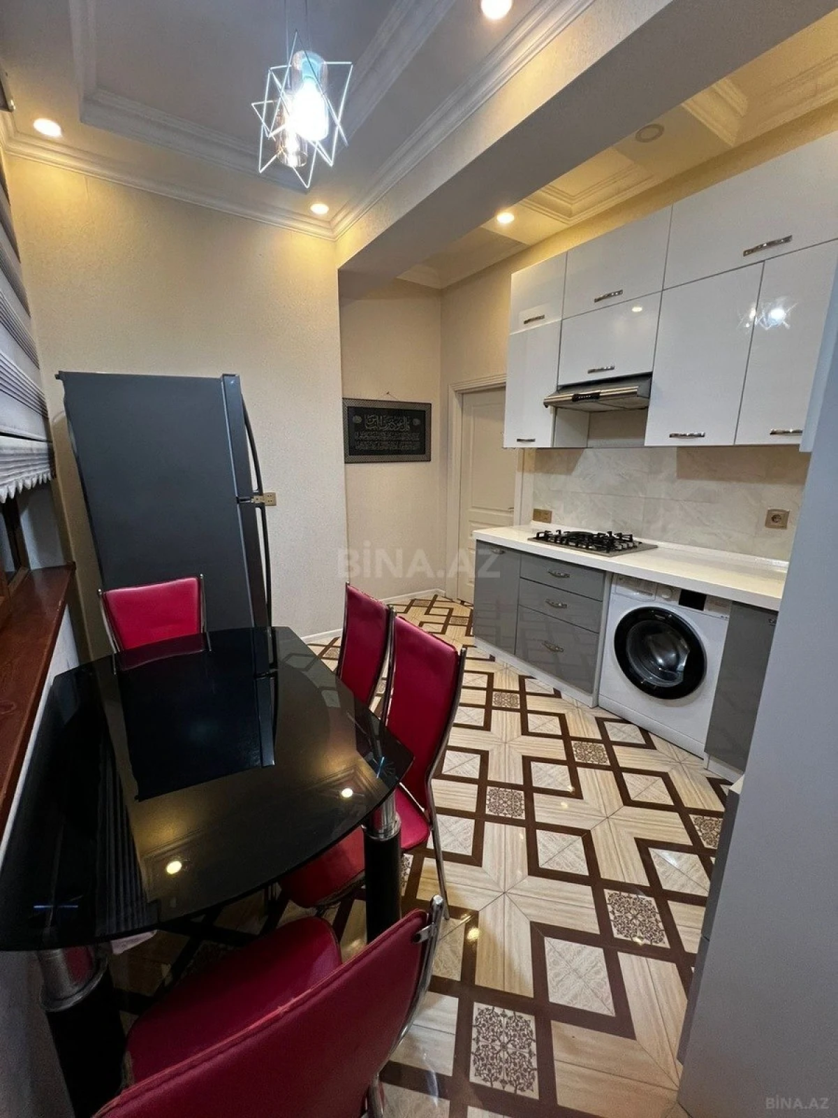 Satılır 3 otaqlı mənzil 117 m²