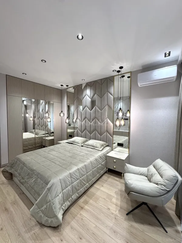 Satılır 3 otaqlı mənzil 98 m²