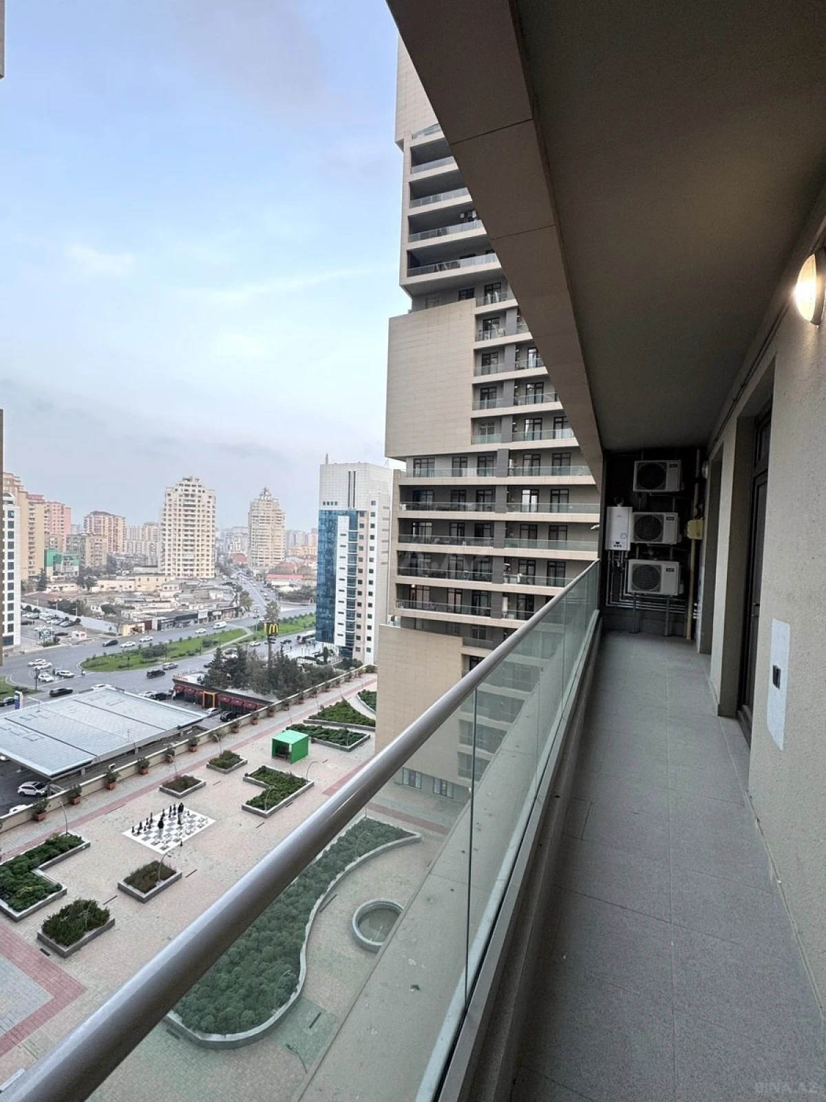 Satılır 3 otaqlı mənzil 98 m²