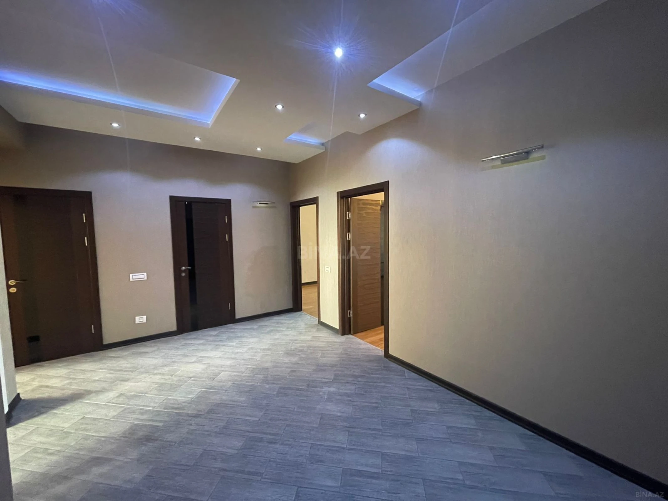 Satılır 3 otaqlı mənzil 110 m²