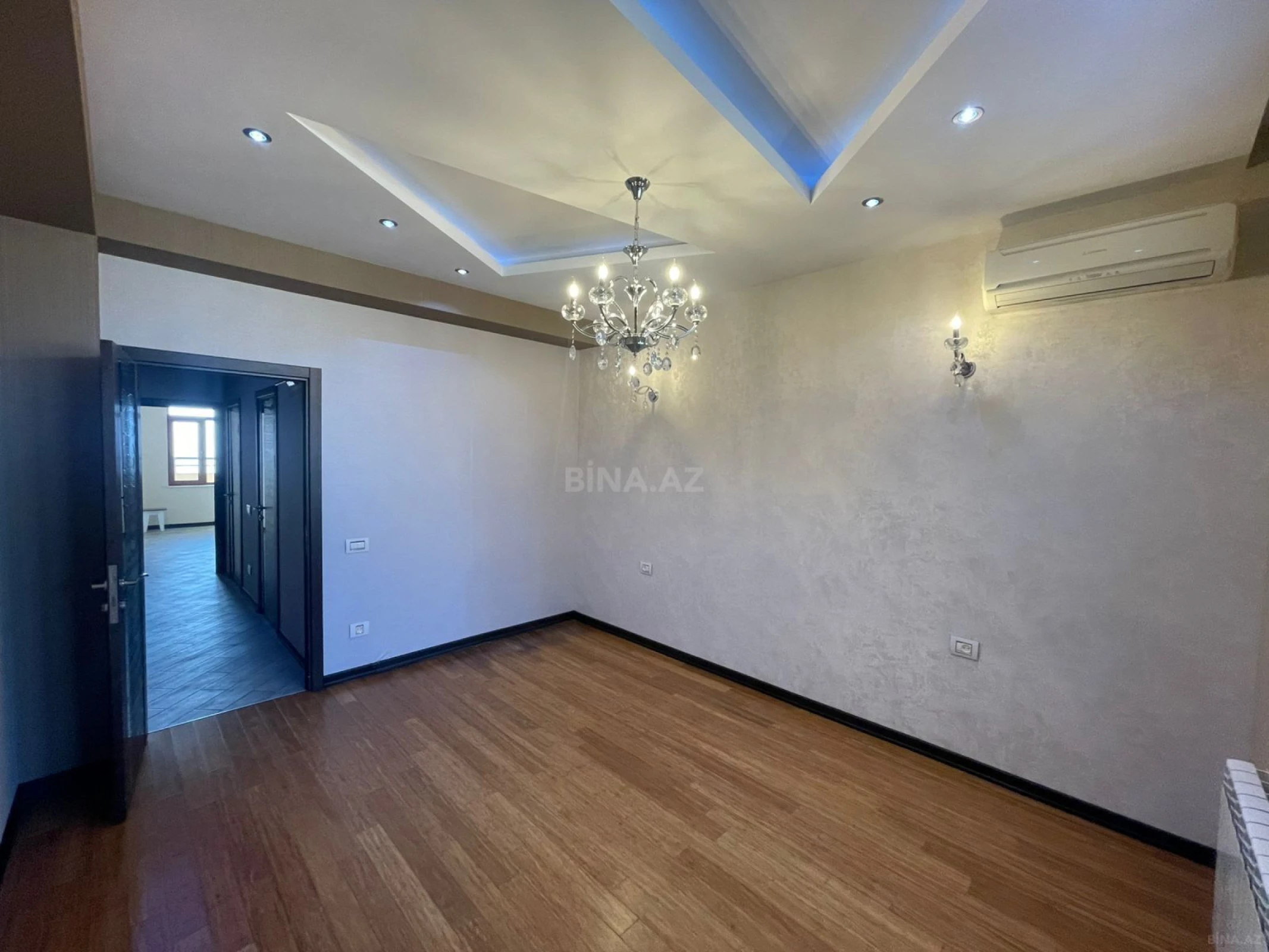 Satılır 3 otaqlı mənzil 110 m²