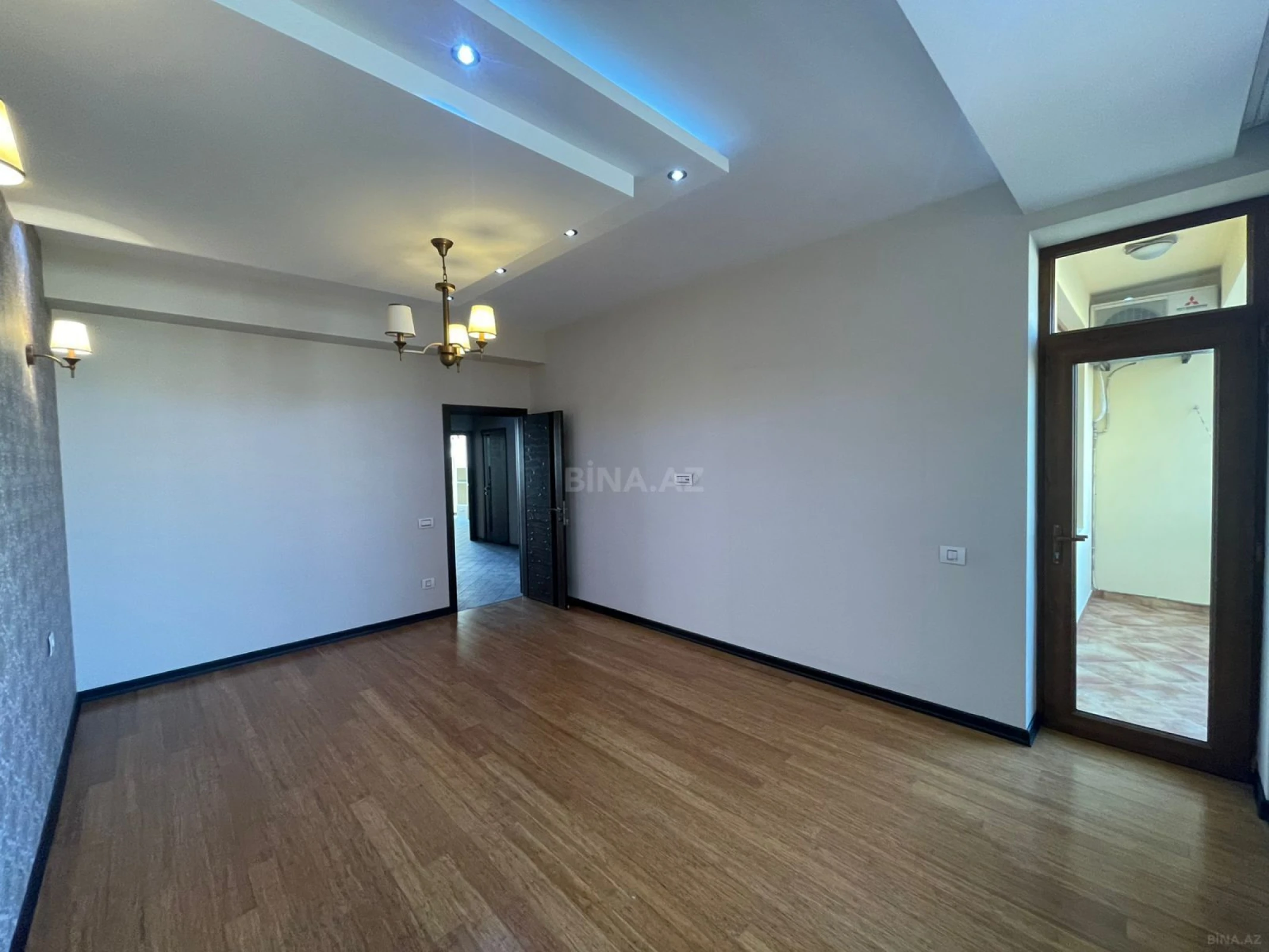 Satılır 3 otaqlı mənzil 110 m²