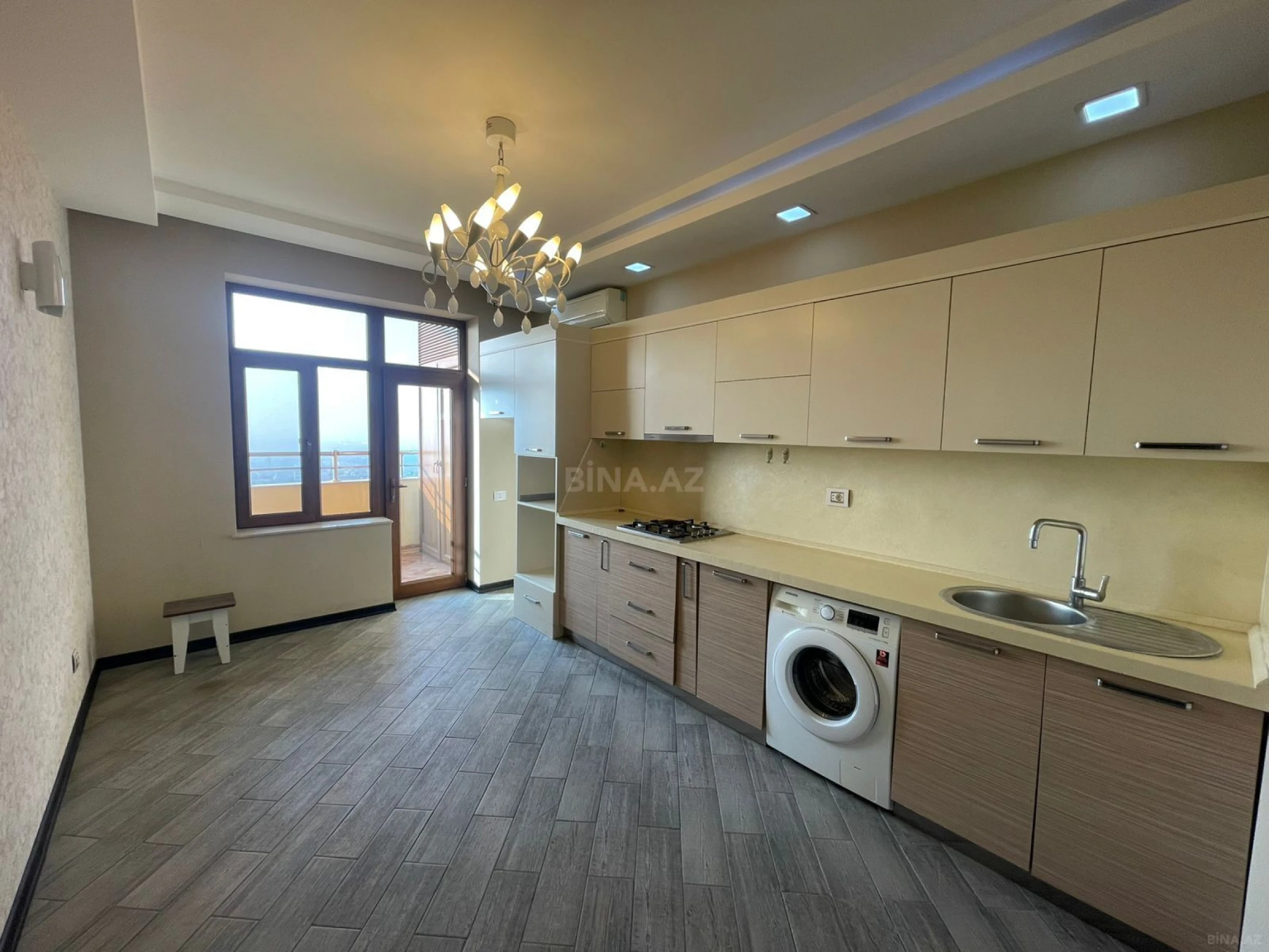 Satılır 3 otaqlı mənzil 110 m²