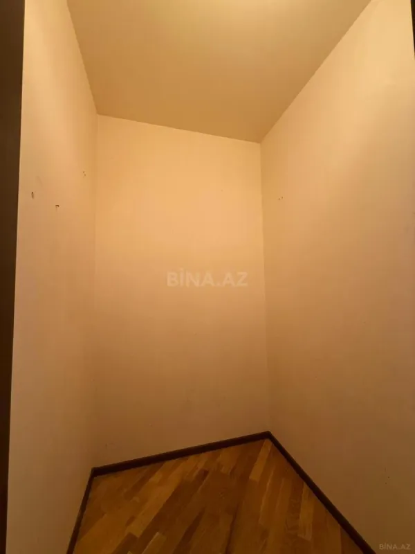Satılır 2 otaqlı mənzil 82 m²
