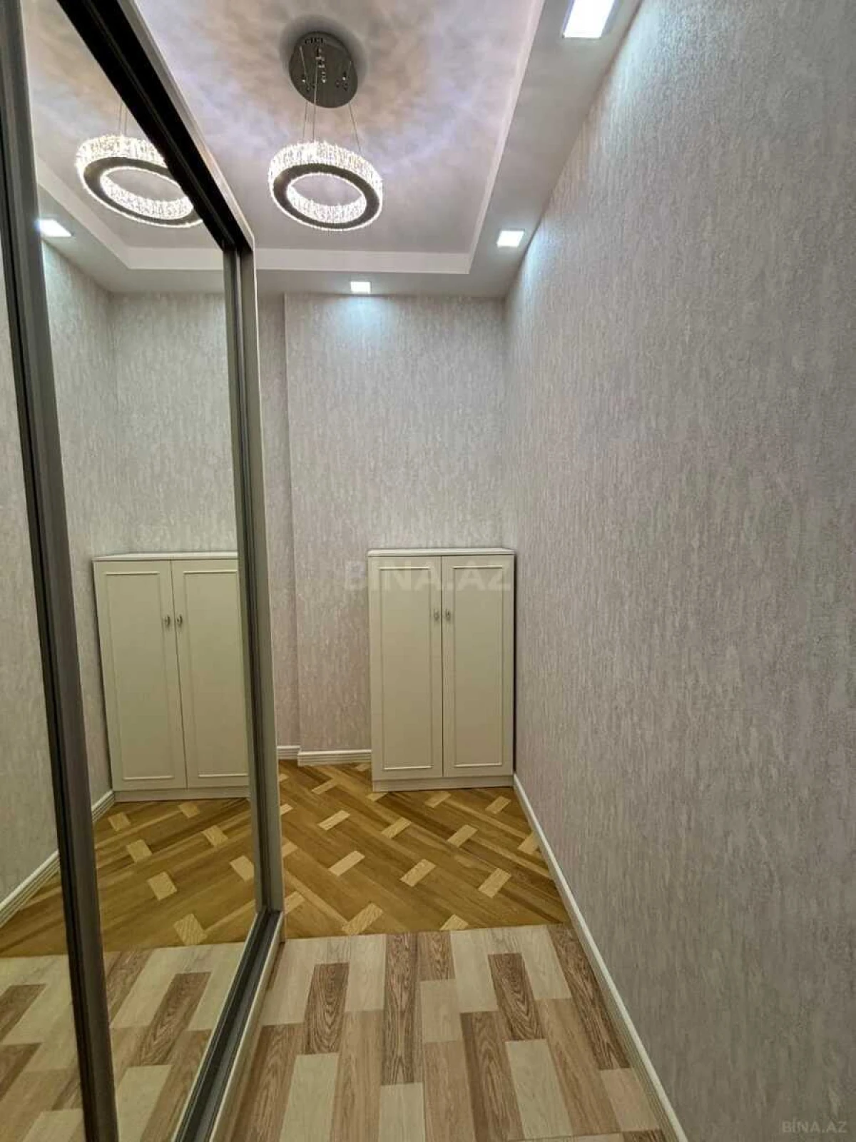 Satılır 2 otaqlı mənzil 78 m²